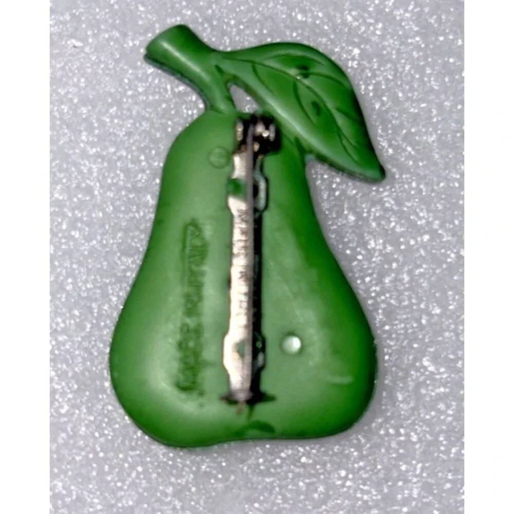 GREEN PEAR PIN Italy
